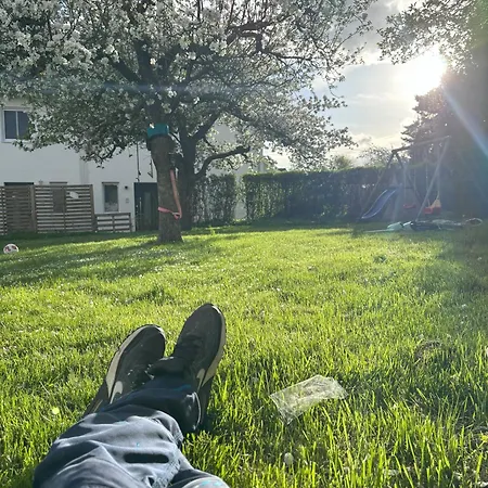 Apartamento Smart Mit Charme - Moderne Kueche, Gemuetlicher Kamin, Grosser Garten Nersingen
