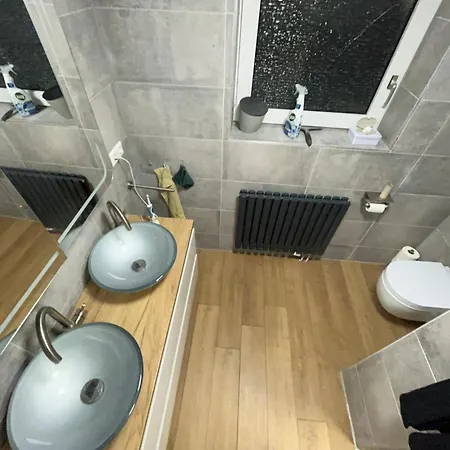 Lägenhet Smart Mit Charme - Moderne Kueche, Gemuetlicher Kamin, Grosser Garten